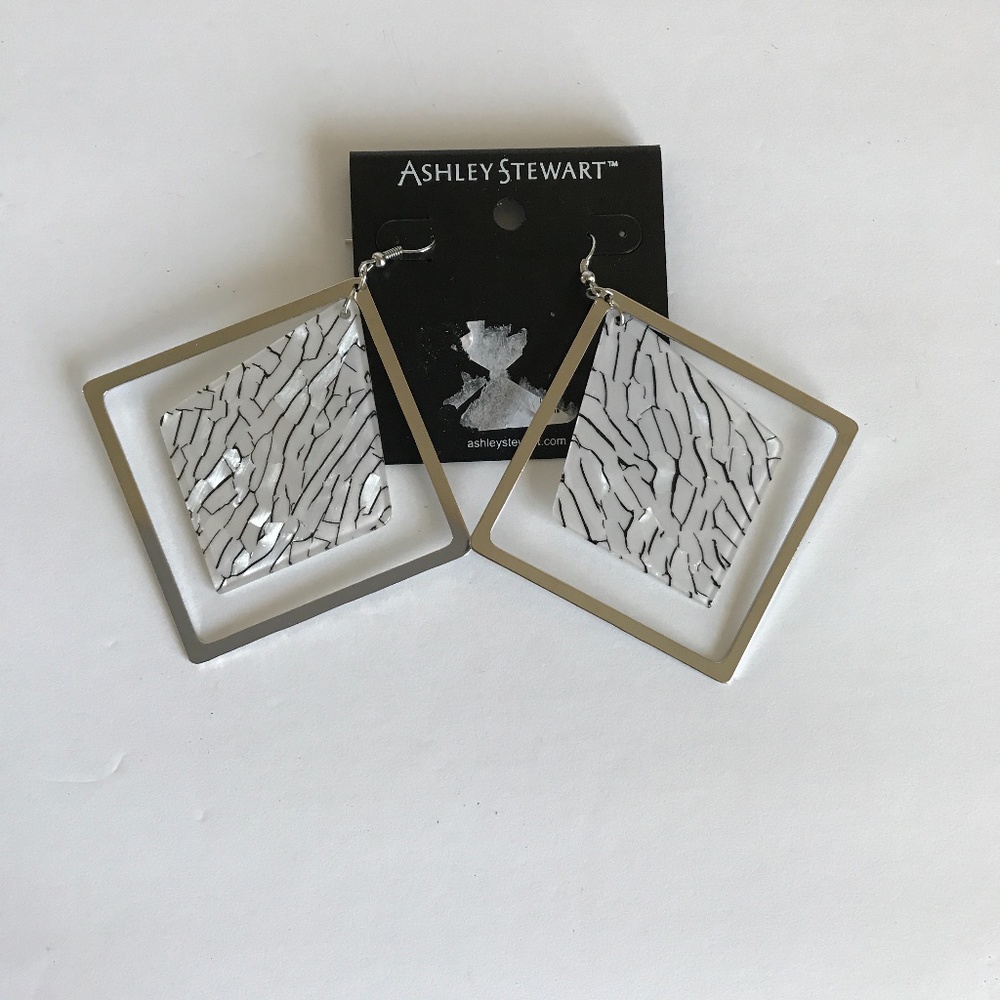 Ashley Stewart Triangular Earrings. Silver. Pierced. NEW!!